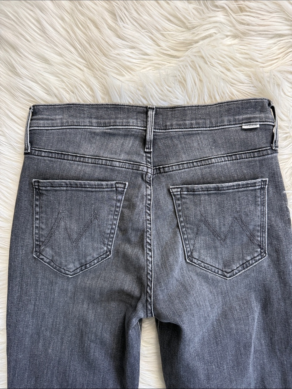 MOTHER “The Insider Crop Step Fray” Save Your Soul Jeans Size 27 - Picture 6 of 16